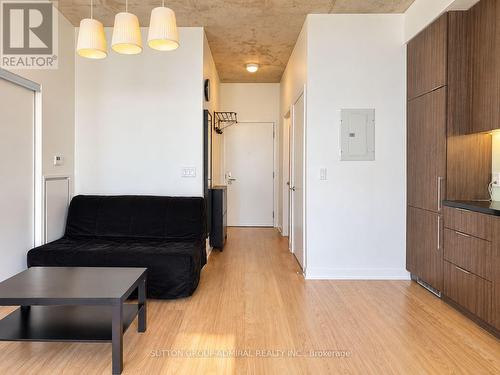 517 - 478 KING STREET W , Toronto, Ontario M5V 0A8 5