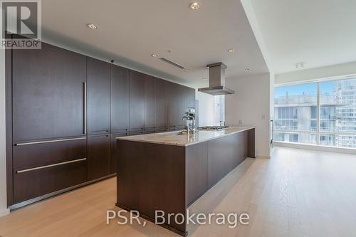 3505 - 180 UNIVERSITY AVENUE , Toronto, Ontario M5H 0A2 4