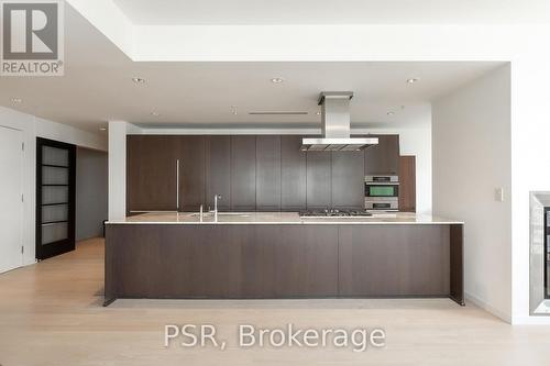 3505 - 180 UNIVERSITY AVENUE , Toronto, Ontario M5H 0A2 5