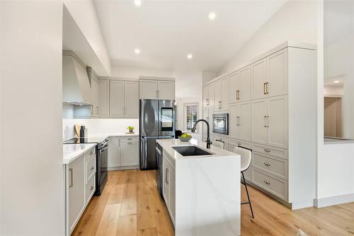 7 857 Waverley Street, Winnipeg, MB 