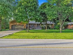 2730 BOUFFARD Lasalle, ON N9H 1W2