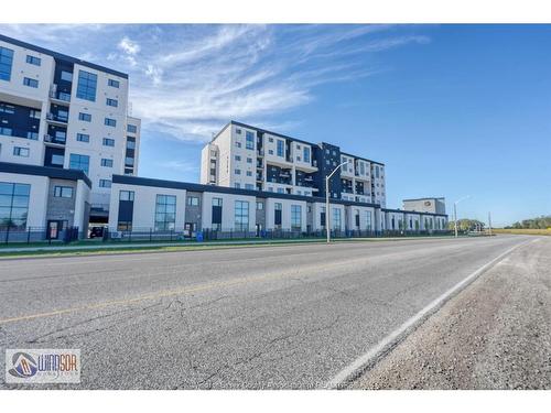 281-4300 LAURIER Parkway , LaSalle, ON N9H 0P8 2