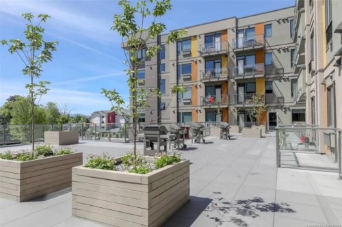 408-925 Leon Avenue  Kelowna, BC V1Y 0E5