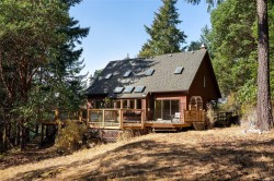 614 Tammy Pl Highlands, BC V9B 6E9