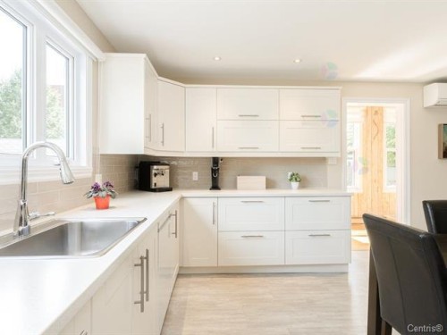 3364 Rue Mance , Longueuil (Saint-Hubert), QC J4T 2J7 1