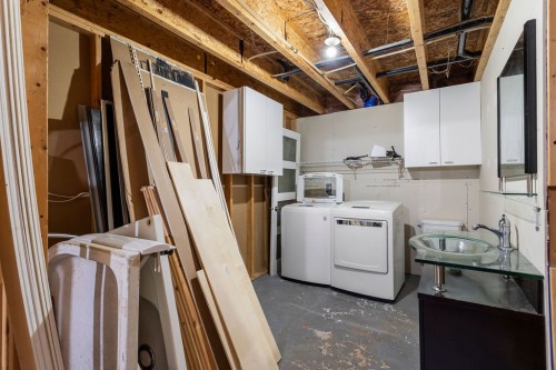Salle de lavage - 106 Rue Des Torrents, Sainte-Sophie, QC 