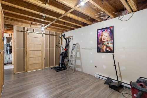 Salle de jeux - 106 Rue Des Torrents, Sainte-Sophie, QC 