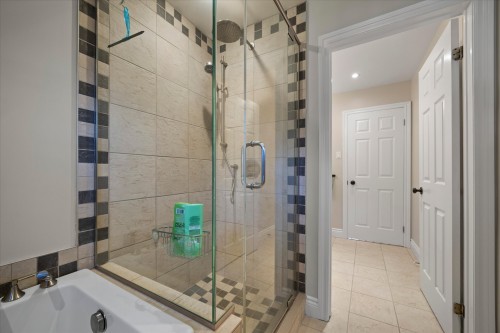 Salle de bains - 1 Av. Stewart, Pointe-Claire, QC 