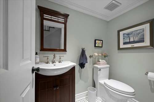 Salle d'eau - 1 Av. Stewart, Pointe-Claire, QC 