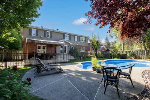 Cour - 1 Av. Stewart, Pointe-Claire, QC 