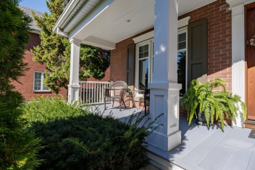 Entrée extérieure - 1 Av. Stewart, Pointe-Claire, QC 