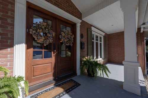 Entrée extérieure - 1 Av. Stewart, Pointe-Claire, QC 