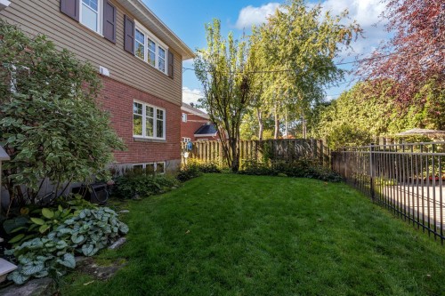 Cour - 1 Av. Stewart, Pointe-Claire, QC 