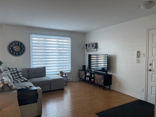 B-210 Rue St-Joseph , Sainte-Anne-des-Plaines, QC J5N 3X1 2