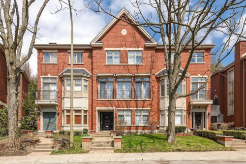 3019 Ch. De Breslay , Montréal (Ville-Marie), QC H3Y 2G8 2