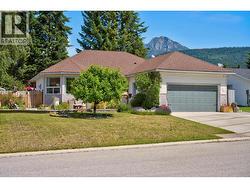 1505 Cedar Street  Golden, BC V0A 1H6