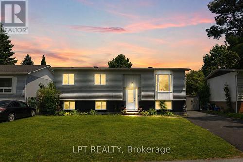 34 FRINGEWOOD DRIVE  Ottawa, ON K2S 1V1