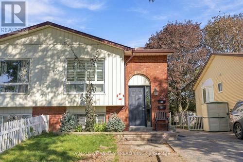 228 MEDINA COURT  Oshawa, ON L1J 7E1
