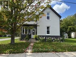 386 6TH AVENUE Hanover, ON N4N 2G2