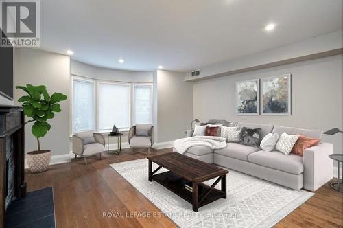 UPPER - 322 SILVER BIRCH AVENUE , Toronto, Ontario M4E 3L5 4