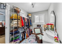 Large walk-in closet - 