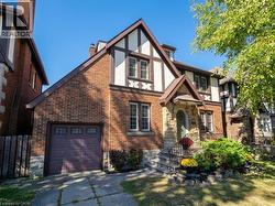 48 ROTHSAY Avenue Hamilton, ON L8M 3G1