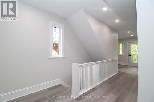 3 - 332 OSGOODE STREET , Ottawa, Ontario K1N 6T3 4