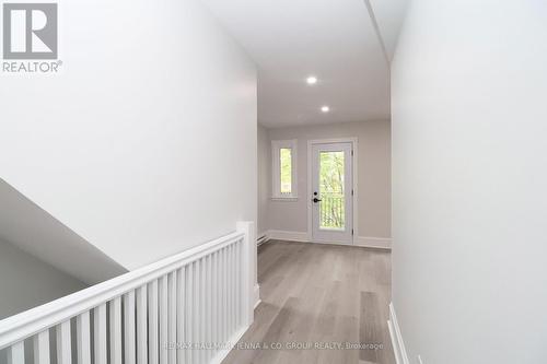 3 - 332 OSGOODE STREET , Ottawa, Ontario K1N 6T3 5