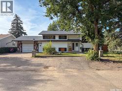 200 3rd STREET E Ponteix, SK S0N 1Z0