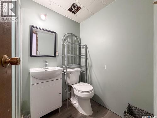 200 3Rd Street E, Ponteix, SK 