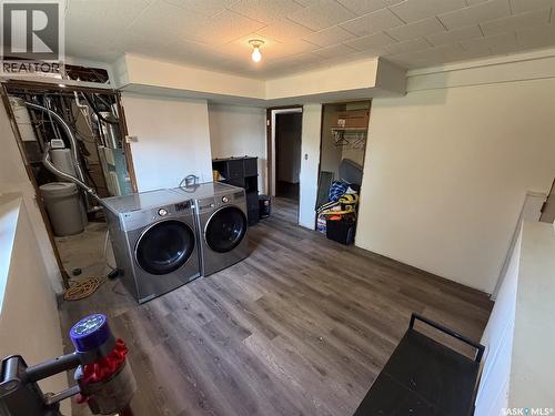 200 3Rd Street E, Ponteix, SK 