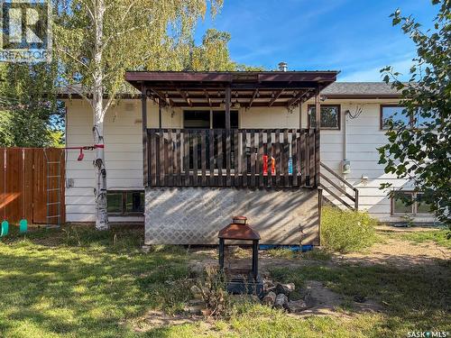 200 3Rd Street E, Ponteix, SK 