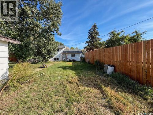 200 3Rd Street E, Ponteix, SK 