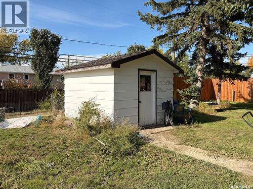 200 3Rd Street E, Ponteix, SK 