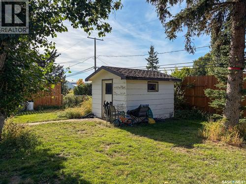 200 3Rd Street E, Ponteix, SK 
