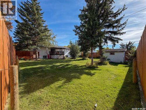 200 3Rd Street E, Ponteix, SK 