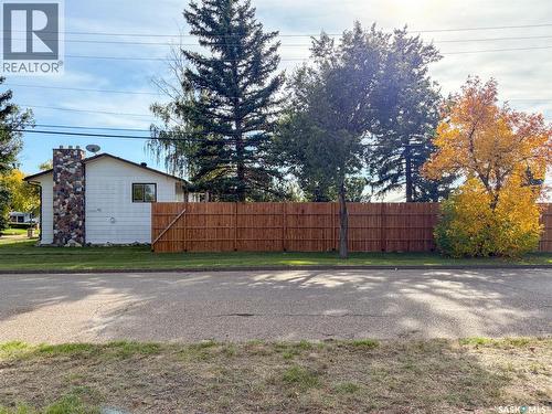 200 3Rd Street E, Ponteix, SK 
