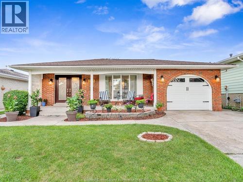 9975 HOLLY CRESCENT  Windsor, ON N8R 1Y6