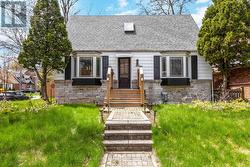 310 SENLAC ROAD  Toronto, ON M2R 1R1