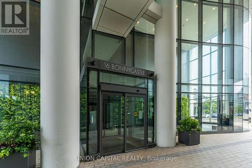 2007 - 16 BONNYCASTLE STREET , Toronto, Ontario M5C 0C9 3