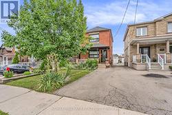 65 KIRKNEWTON ROAD Toronto, ON M6E 3X9