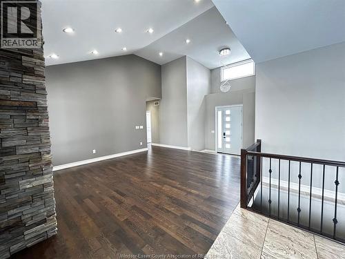 2125 FOX RUN ROAD Unit# UPPER , Leamington, Ontario N8H 3V7 5