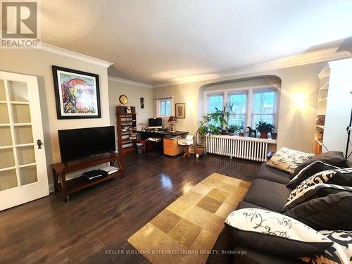 UPPER - 1227 AVENUE ROAD , Toronto, Ontario M5N 2G5 2