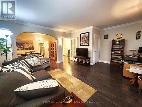 UPPER - 1227 AVENUE ROAD , Toronto, Ontario M5N 2G5 3