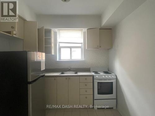 B1 - 50 NEPTUNE DRIVE , Toronto, Ontario M6A 1X1 4
