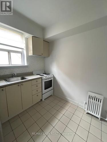 B1 - 50 NEPTUNE DRIVE , Toronto, Ontario M6A 1X1 5