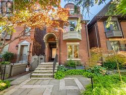 81 MACPHERSON AVENUE Toronto, ON M5R 1W7