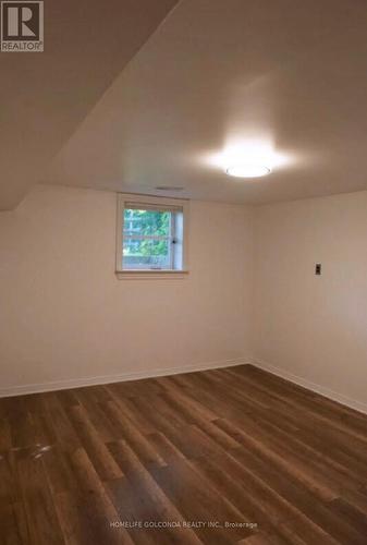8 HAZELGLEN AVENUE , Toronto, Ontario M2R 1R7 5