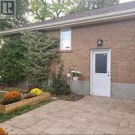 8 HAZELGLEN AVENUE Toronto, ON M2R 1R7