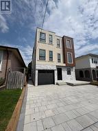 113 GRENFELL STREET  Oshawa, ON L1J 4W1